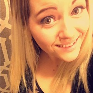 Meet your Posher, Leanna